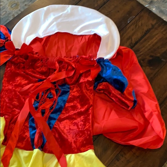 Snow White. Costume. Halloween - Picture 4 of 5